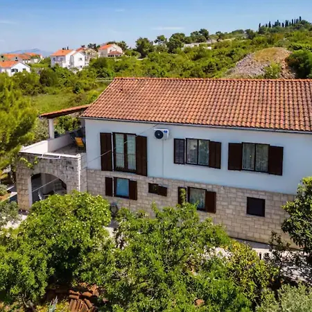 Holiday home Aria
